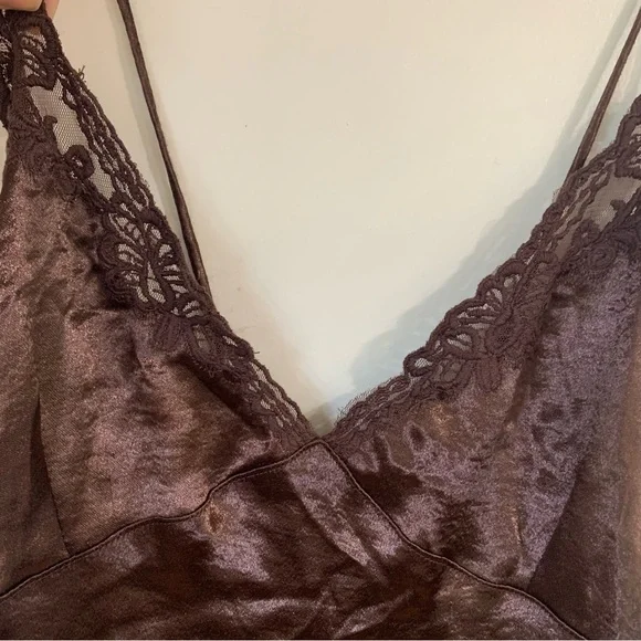 Urban Outfitters Chloe Chocolate Satin Slip Dress Lace Bust Crossover Back Sz L - Picture 5 of 12